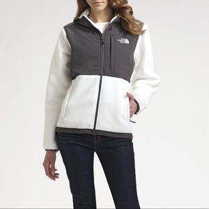 The North Face Off-white & Grey Women’s HOODED Denali Jacket